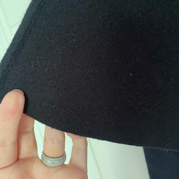 Cropped Black Sweater - Picture 2 of 2